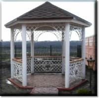 Белая кованая беседка