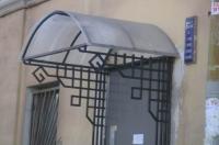 Красивый сварной козырек