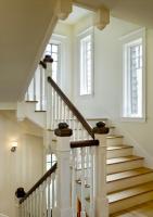 Деревянная лестница на косоуре