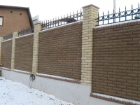 Кованая вставка в верх забора